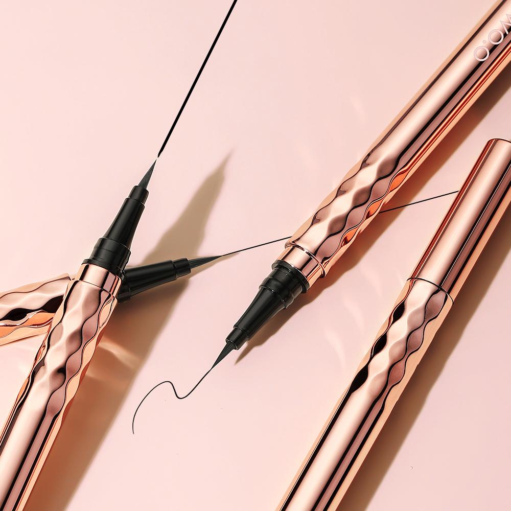 O.TWO.O Gold Embroidery Eyeliner - Delineador à Prova D'Água
